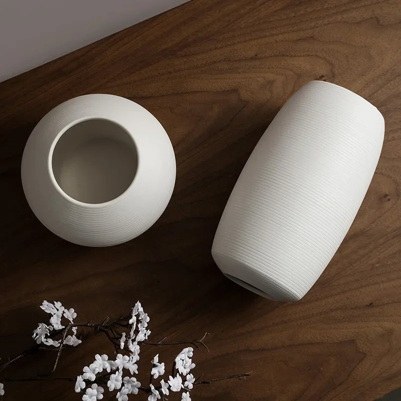 Modern White Brushed Ceramic Vase for Dried Flower