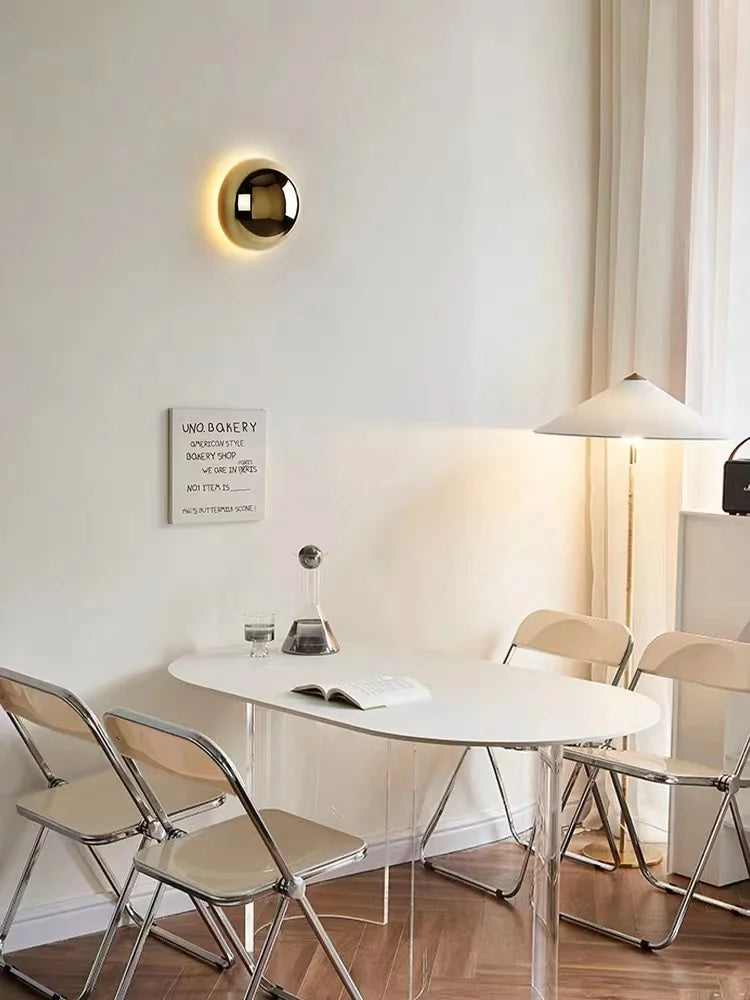 Minimalist plated silver luxurious wall lamp