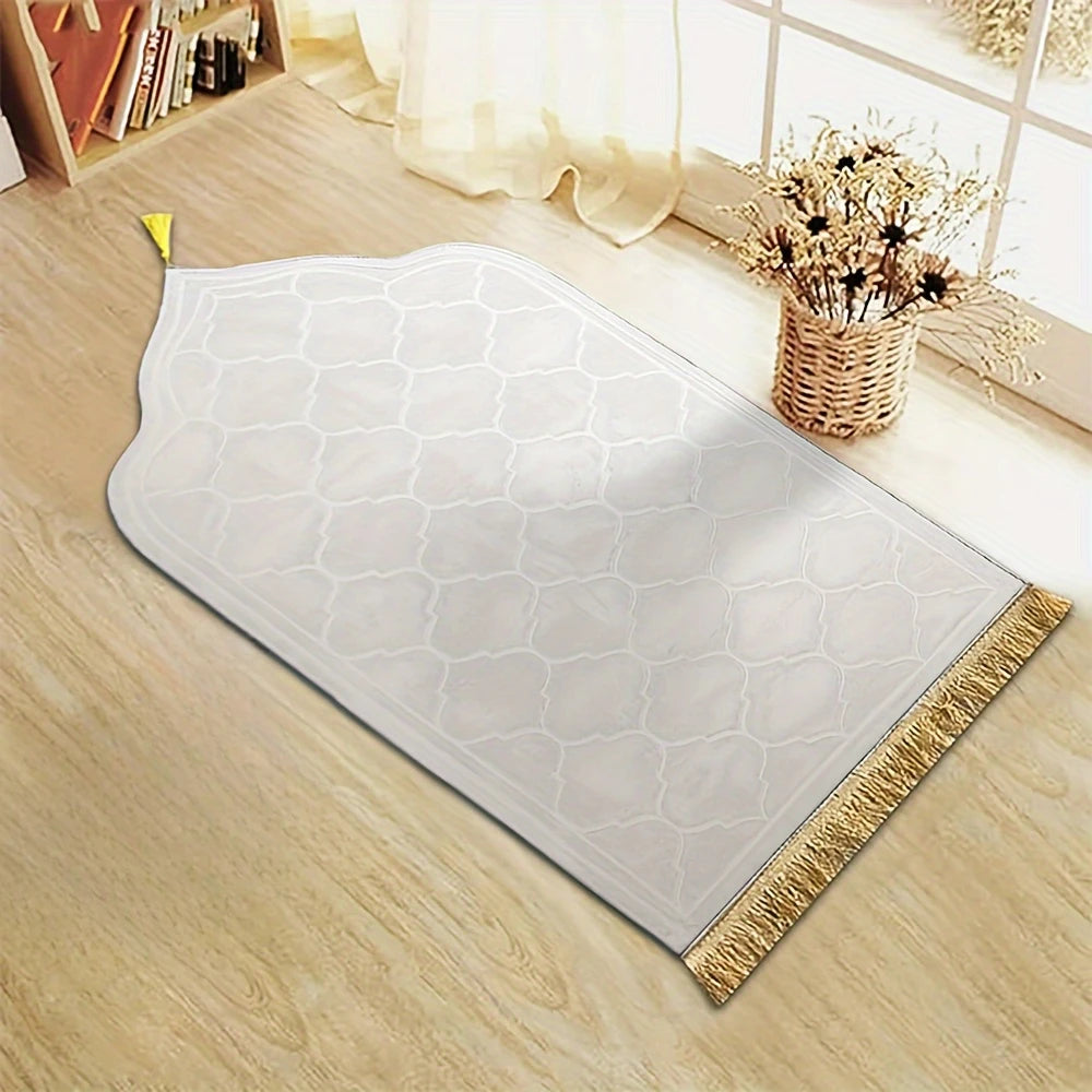 Thickened Printed Prayer Mat (miṣallā) (مِصَلّى / سجادة صلاة)