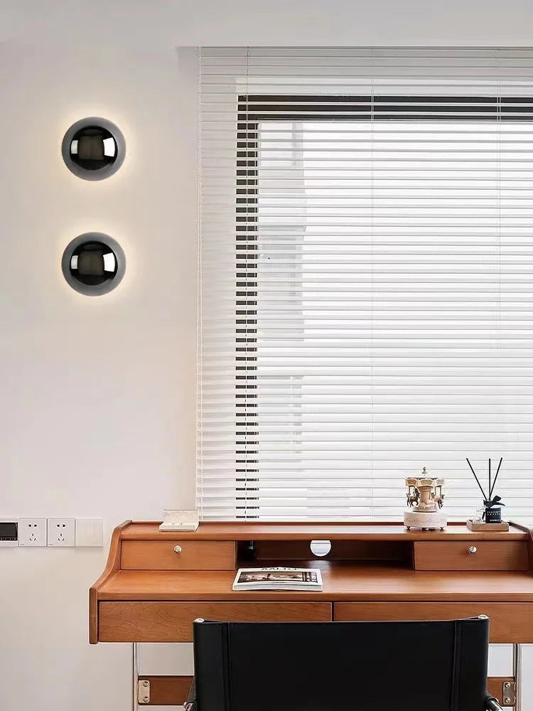 Minimalist plated silver luxurious wall lamp